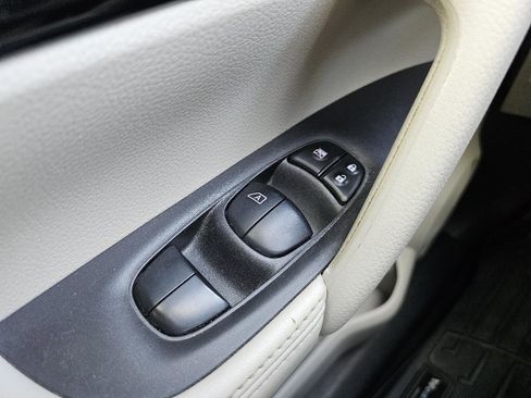 Used 2019 Nissan Rogue Sport SL w/ Premium Package image 41