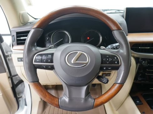 Used 2019 Lexus LX 570 4WD w/ Luxury Package image 21