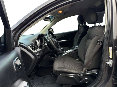 Used 2019 Dodge Journey SE w/ Blacktop Package image 10