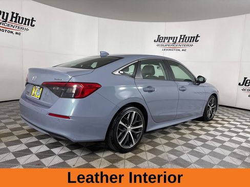 Used 2024 Honda Civic Touring image 5