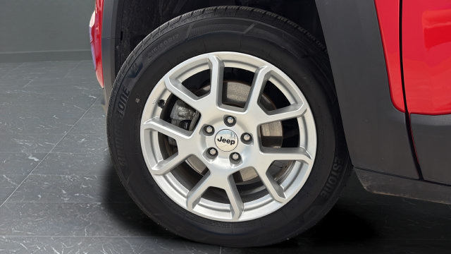 Used 2022 Jeep Renegade Latitude AWD/4WD image 34