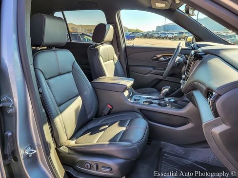 Used 2023 Chevrolet Traverse RS w/ LPO, Floor Liner Package AWD/4WD image 36