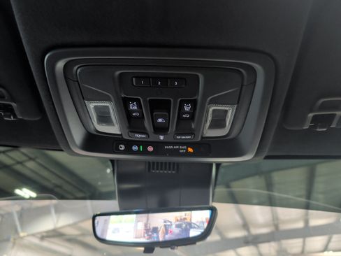 Used 2025 GMC Sierra 2500 AT4X AWD/4WD image 15