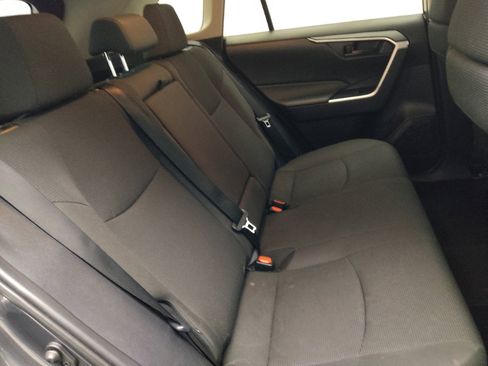 Used 2020 Toyota RAV4 LE FWD image 19