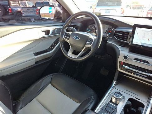 Certified 2022 Ford Explorer XLT w/ Equipment Group 202A image 15