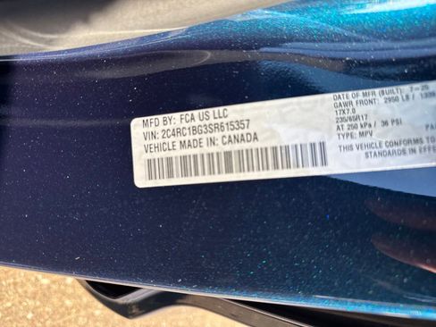 New 2025 Chrysler Pacifica Select image 30