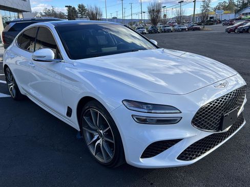 Used 2022 Genesis G70 2.0T w/ Prestige Package image 9