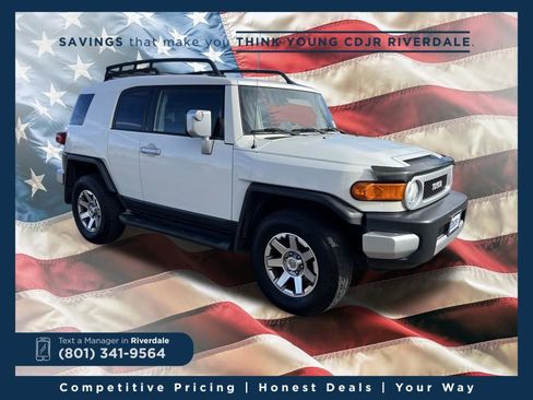 Used 2014 Toyota FJ Cruiser Base w/ Upgrade Package image 7