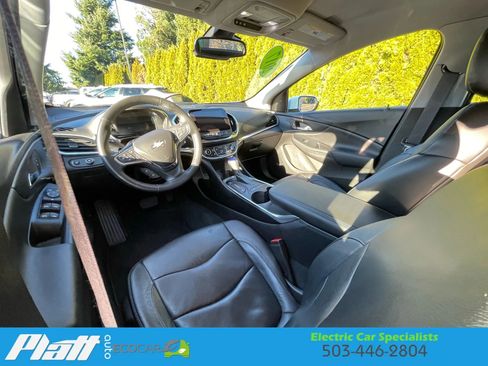 Used 2017 Chevrolet Volt Premier w/ Driver Confidence II Package image 31