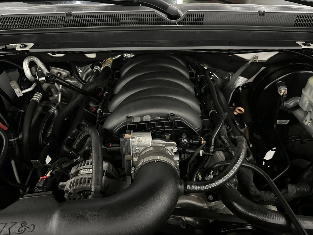 Used 2020 Chevrolet Suburban LT w/ Luxury Package RWD image 7