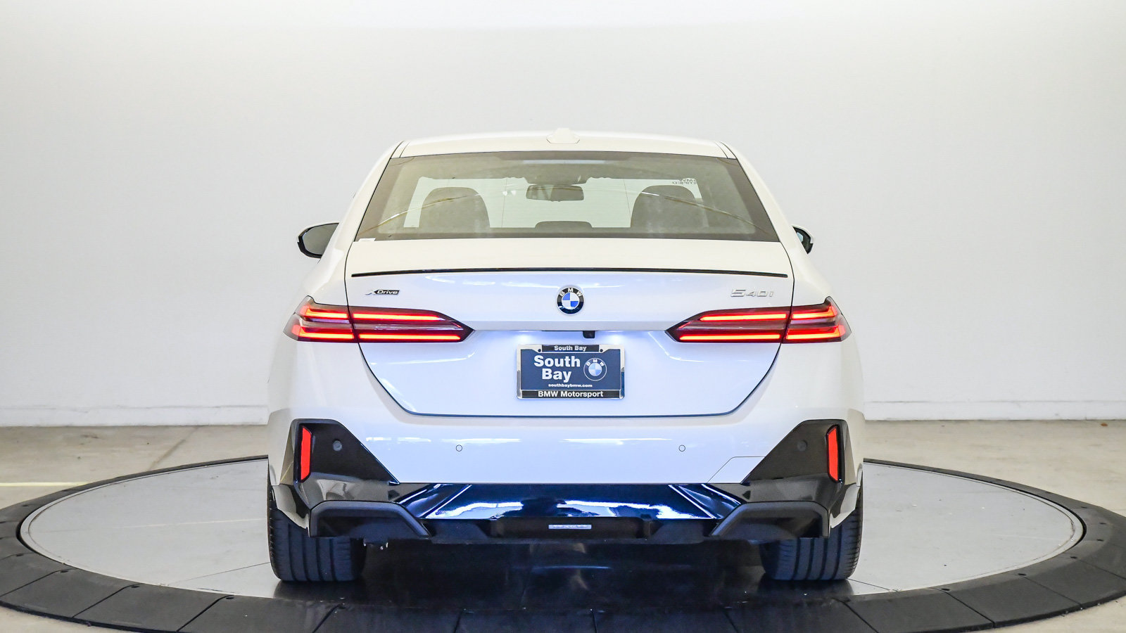Certified 2025 BMW 540i xDrive w/ M Sport Package AWD/4WD image 3