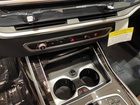 New 2026 BMW X7 xDrive40i w/ Executive Package image 13