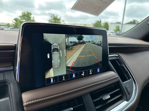 Used 2023 Chevrolet Tahoe High Country AWD/4WD image 29