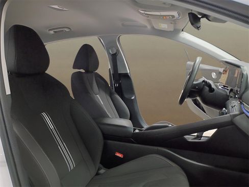 Used 2024 Hyundai Elantra SEL image 19