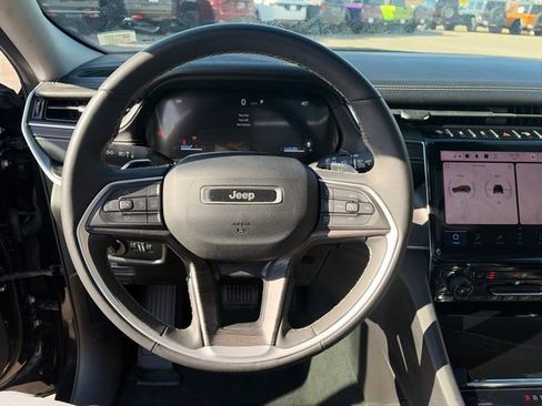 Certified 2024 Jeep Grand Cherokee Limited image 42