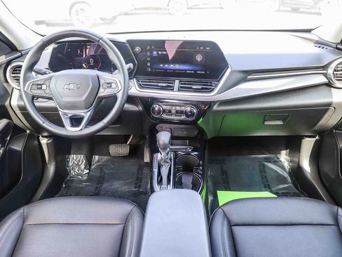 Used 2025 Chevrolet Trax ACTIV w/ Driver Confidence Package FWD image 12