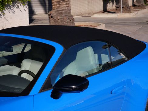 Used 2024 Porsche 911 Carrera GTS image 4