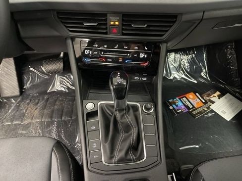 New 2026 Volkswagen Jetta SE FWD image 22
