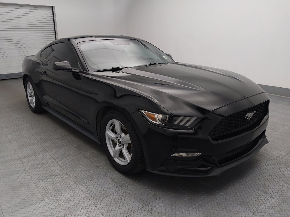 Used 2015 Ford Mustang Coupe RWD image 13
