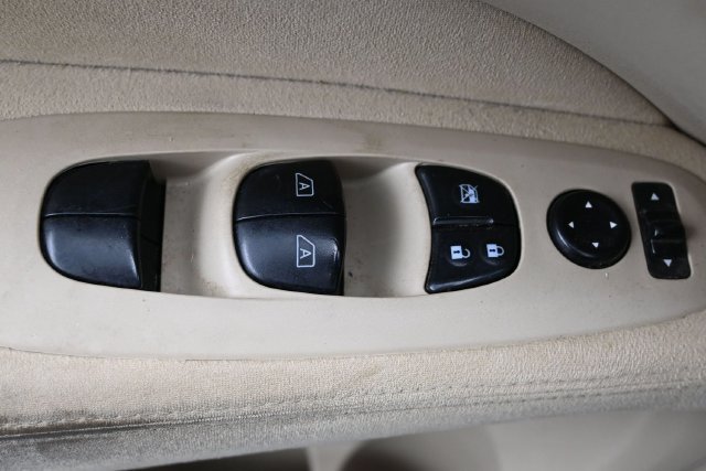 Used 2016 Nissan Pathfinder SV FWD image 14
