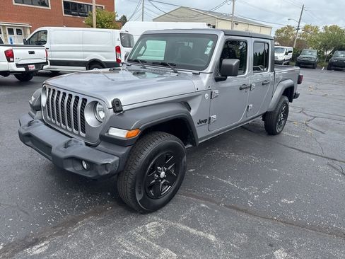 Used 2020 Jeep Gladiator Sport w/ Quick Order Package 24S image 39