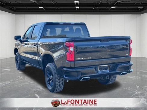 Used 2022 Chevrolet Silverado 1500 LT Trail Boss image 3