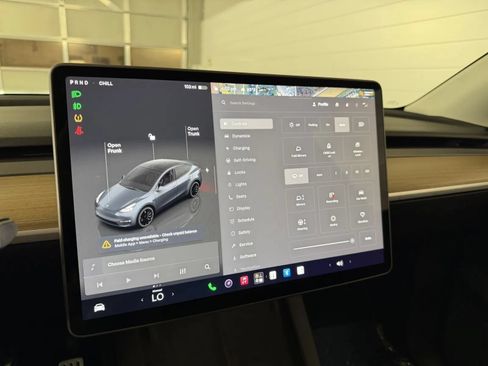 Used 2023 Tesla Model Y Performance AWD/4WD image 18
