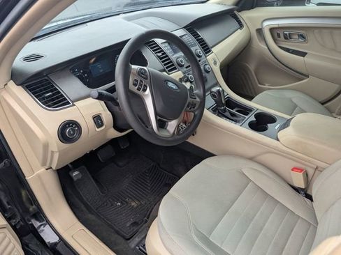 Used 2018 Ford Taurus SE image 12