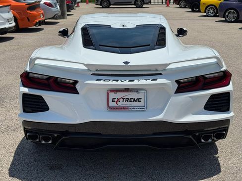 Used 2021 Chevrolet Corvette Stingray Preferred Cpe w/ Engine Appearance Package RWD image 5
