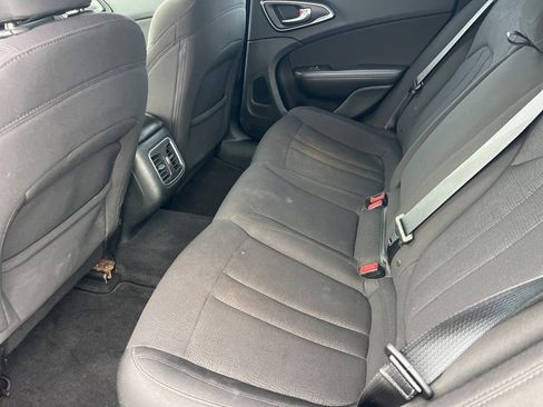 Used 2015 Chrysler 200 Limited w/ Convenience Group image 21