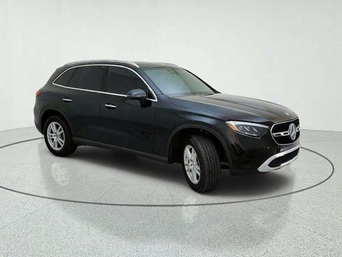 Used 2023 Mercedes-Benz GLC 300 4MATIC image 5
