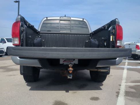 Used 2016 Toyota Tacoma TRD Sport w/ Towing Package image 33