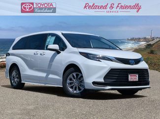 Used 2025 Toyota Sienna LE FWD video 1