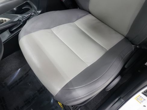 Used 2013 Toyota RAV4 XLE FWD image 12