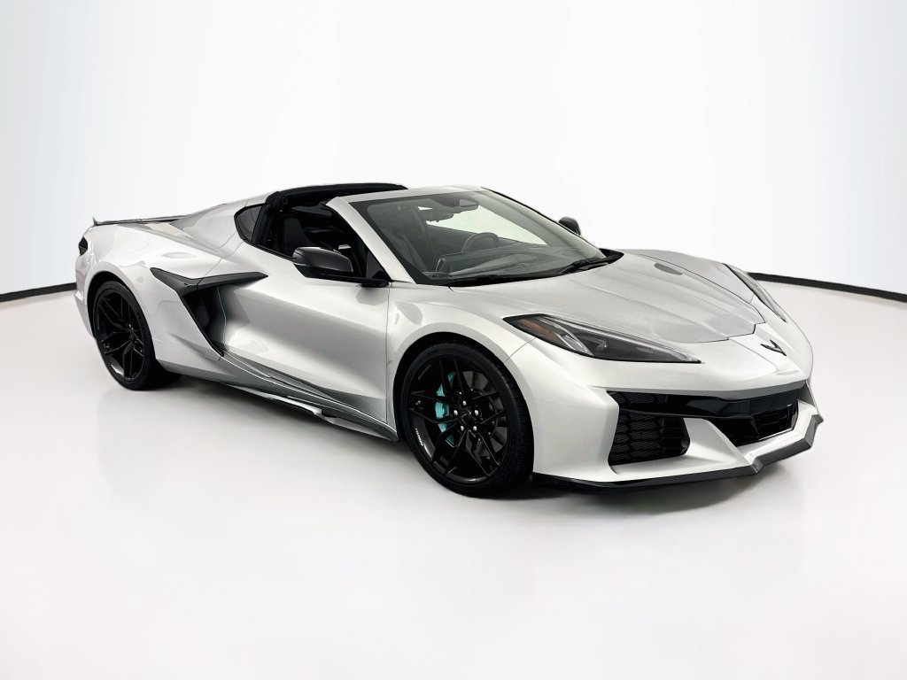 Used 2026 Chevrolet Corvette Z06 RWD image 3