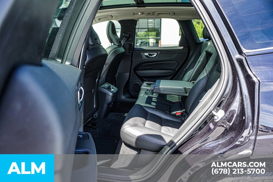 Used 2024 Volvo XC60 B5 Plus AWD/4WD image 21