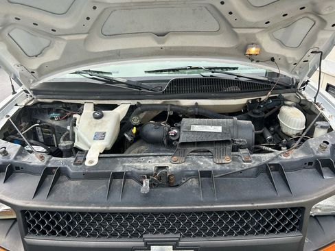 Used 2008 Chevrolet Express 1500 image 25