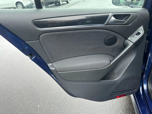 Used 2013 Volkswagen Golf 4-Door image 14