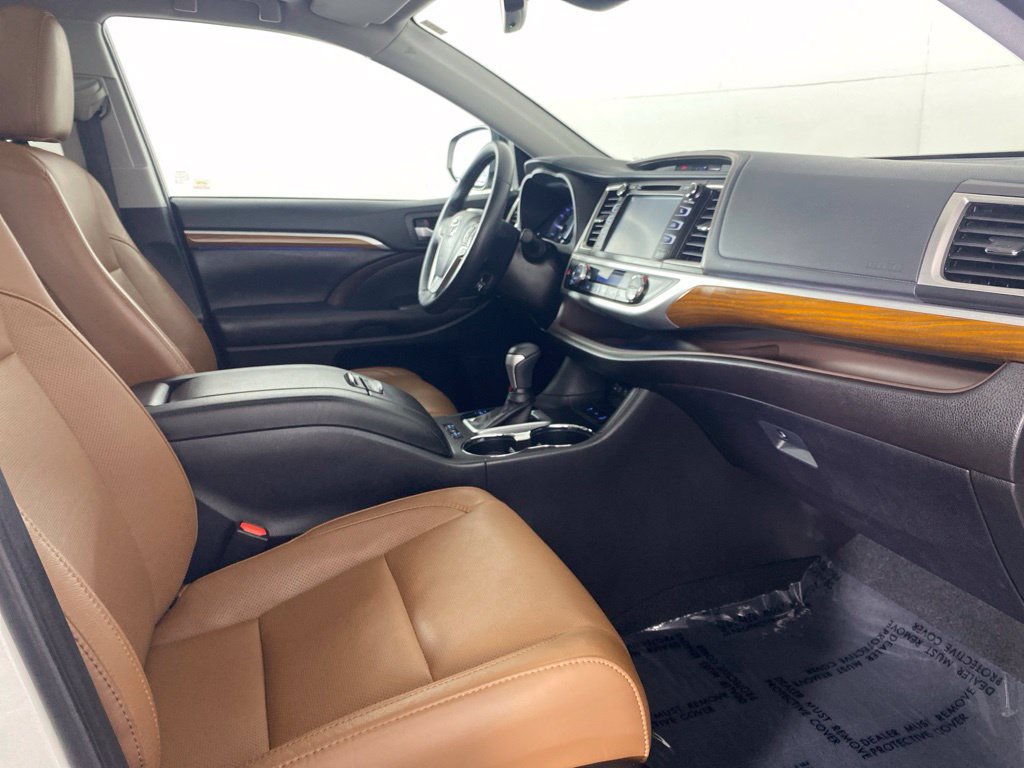 Used 2019 Toyota Highlander Limited Platinum AWD/4WD image 33