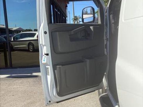 Used 2019 GMC Savana 2500 w/ Driver Convenience Package image 18