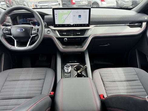 Certified 2025 Ford Explorer ST-Line AWD/4WD image 17