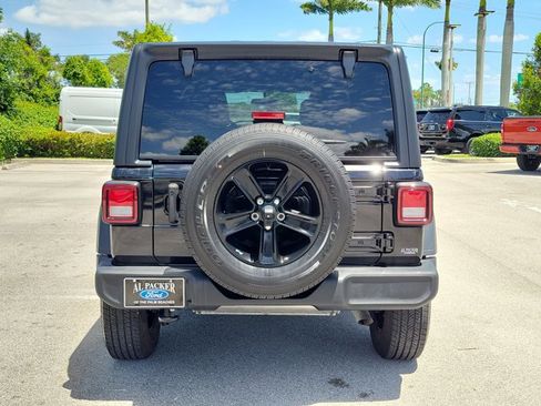 Used 2023 Jeep Wrangler Unlimited Sport AWD/4WD image 9