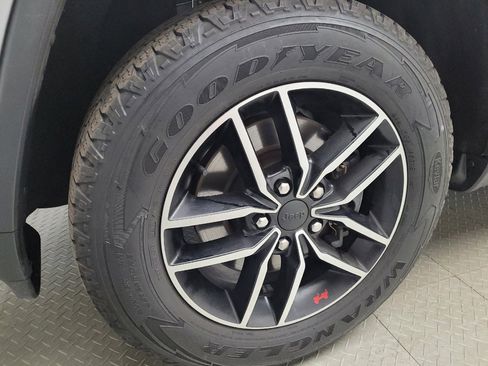 Used 2021 Jeep Grand Cherokee Trailhawk w/ Premium Lighting Group AWD/4WD image 31