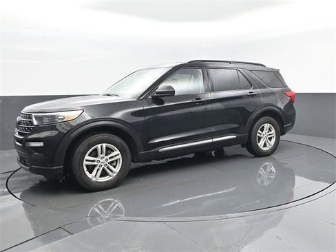 Used 2022 Ford Explorer XLT w/ Equipment Group 202A image 1
