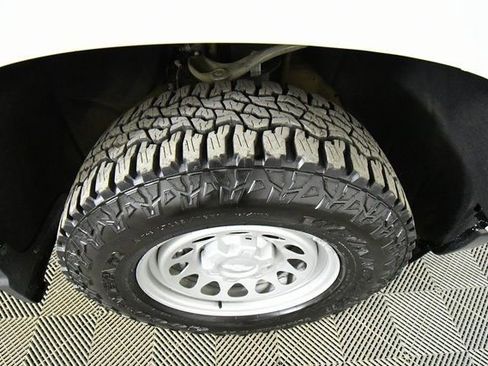 Used 2025 Chevrolet Silverado 1500 W/T w/ WT Value Package image 17