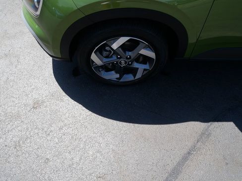 Used 2024 Hyundai Venue SEL FWD image 34