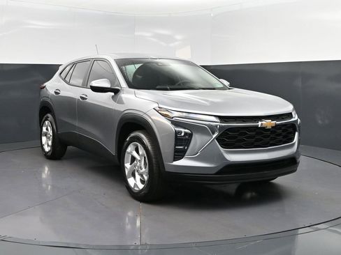 New 2026 Chevrolet Trax LS w/ LS Convenience Package image 9