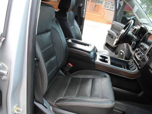Used 2019 GMC Sierra 2500 Denali w/ Duramax Plus Package AWD/4WD image 27