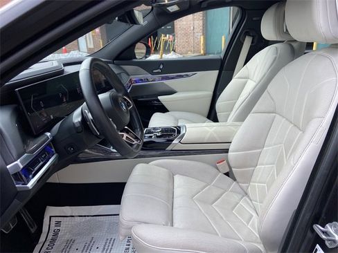 Certified 2023 BMW 760i xDrive w/ Parking Assistance Package image 21