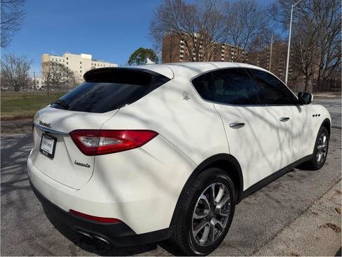 Used 2017 Maserati Levante image 6